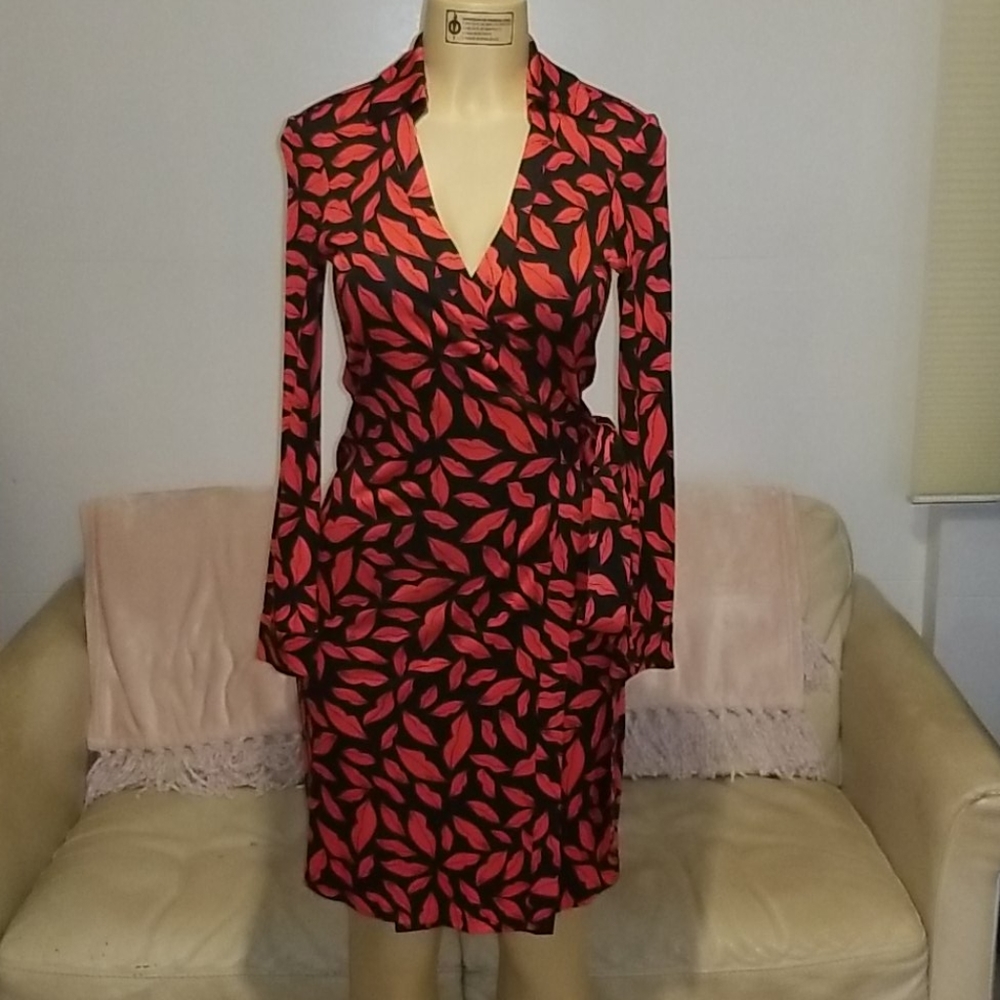 Authentic DVF wrap dress, size 4, 100% silk